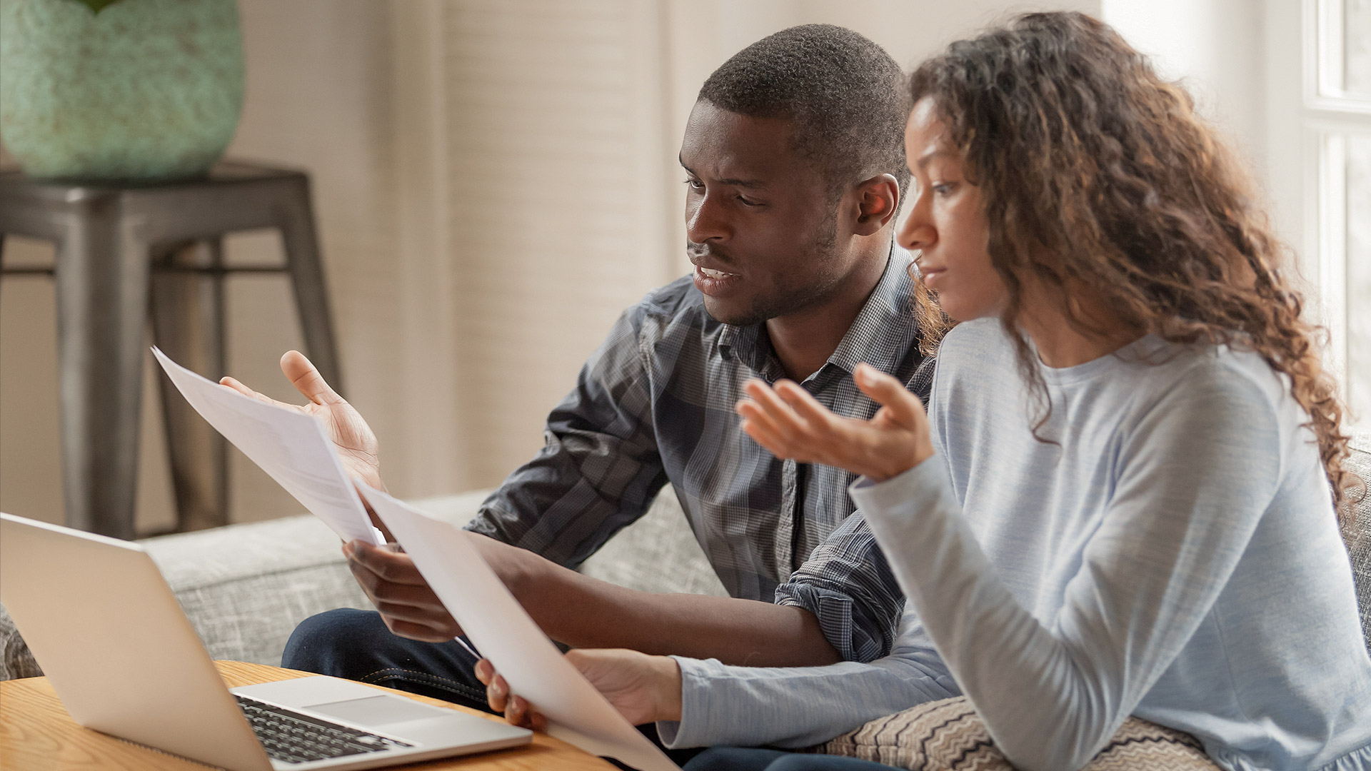 SRL-Couple-Laptop-Papers-Computer-Self-Represented-Litigant-ODR-ORIGINAL.jpg